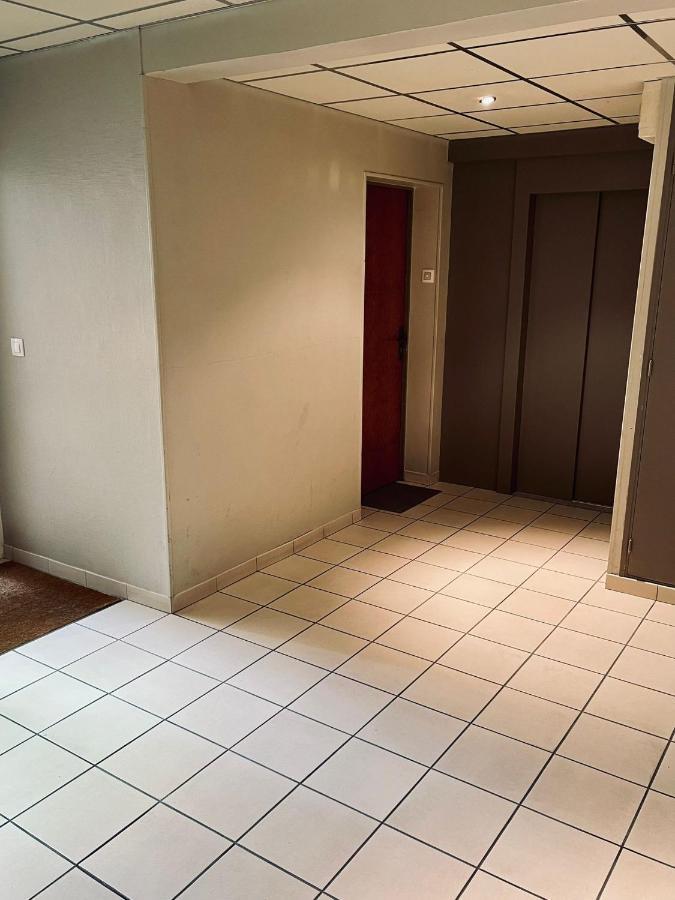 Centre Avec Garage Appartamento